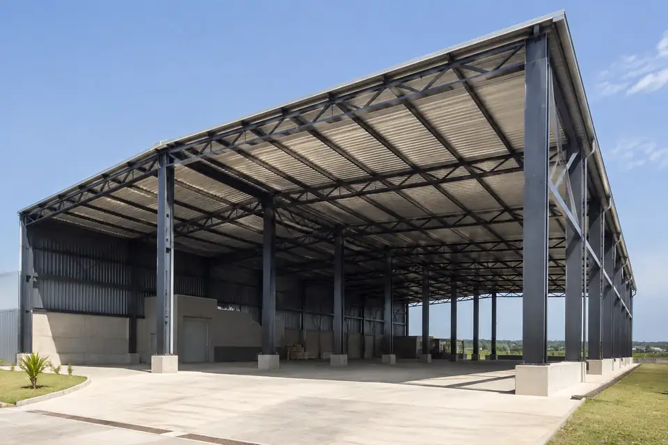 Estrutura metálica montada em galpão industrial em Indaiatuba