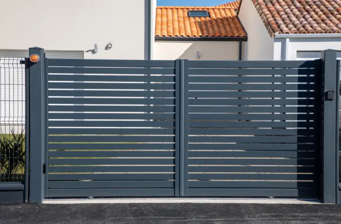 Portão Pivotante Duplo